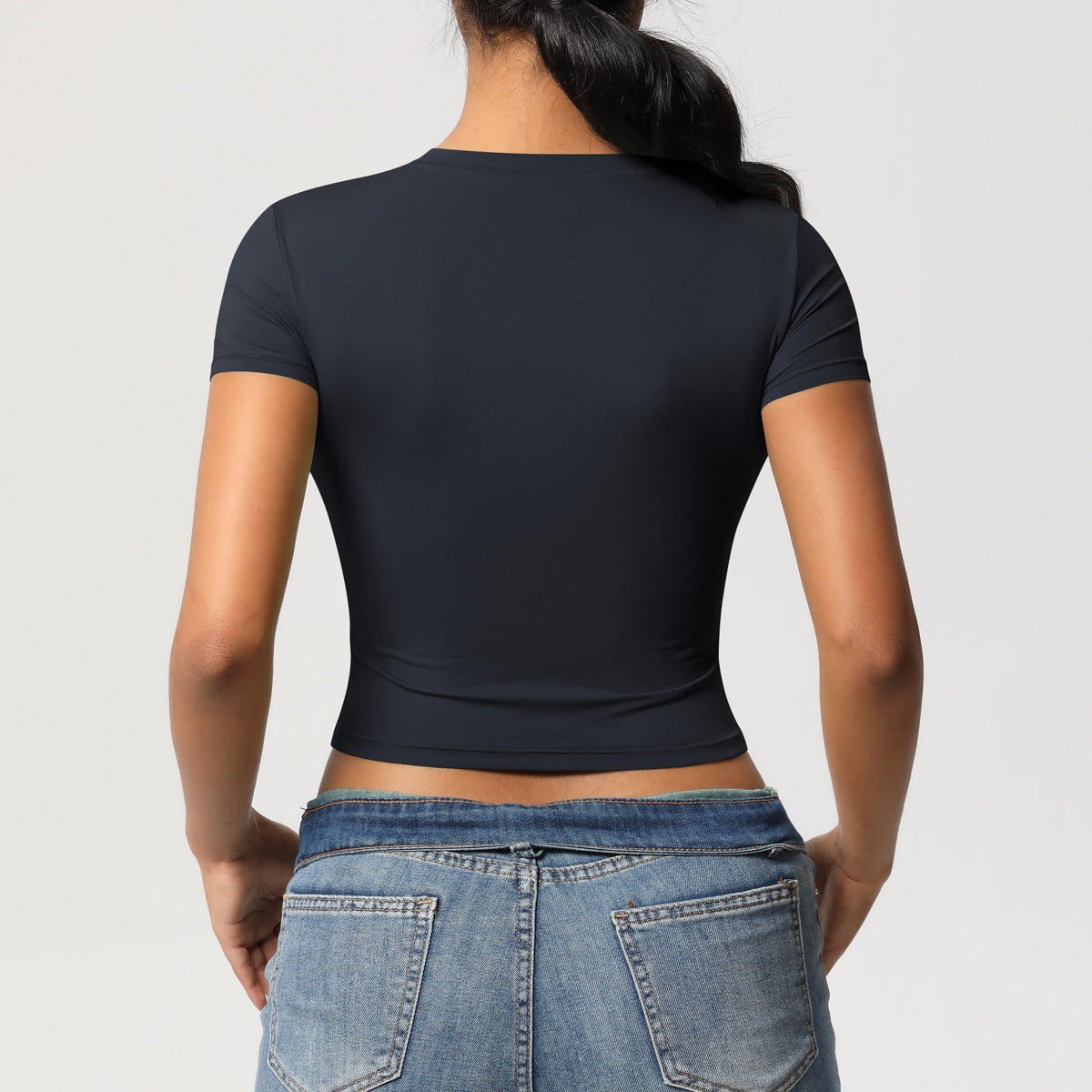 تي شيرت أداء المحاصيل