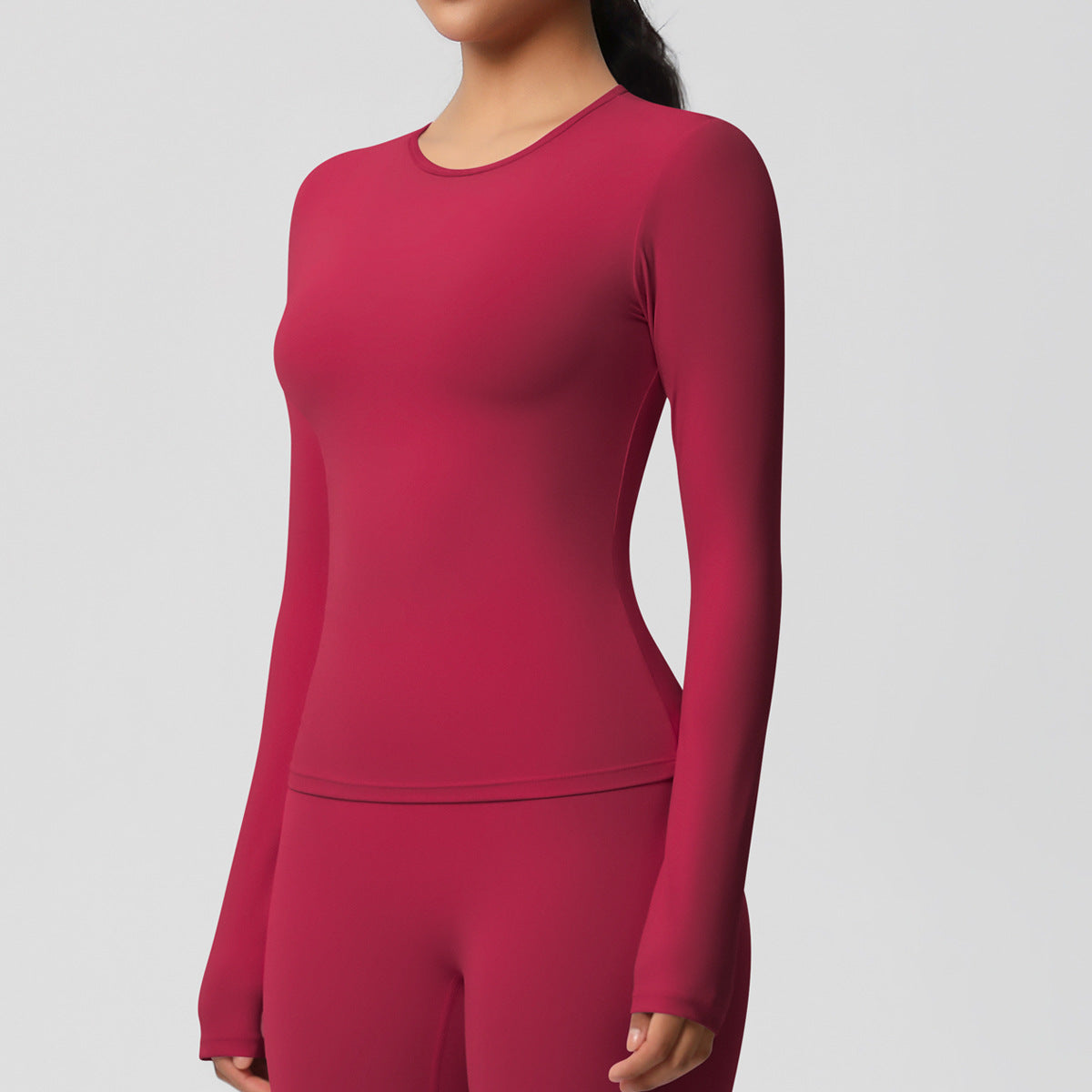 قميص بأكمام طويلة