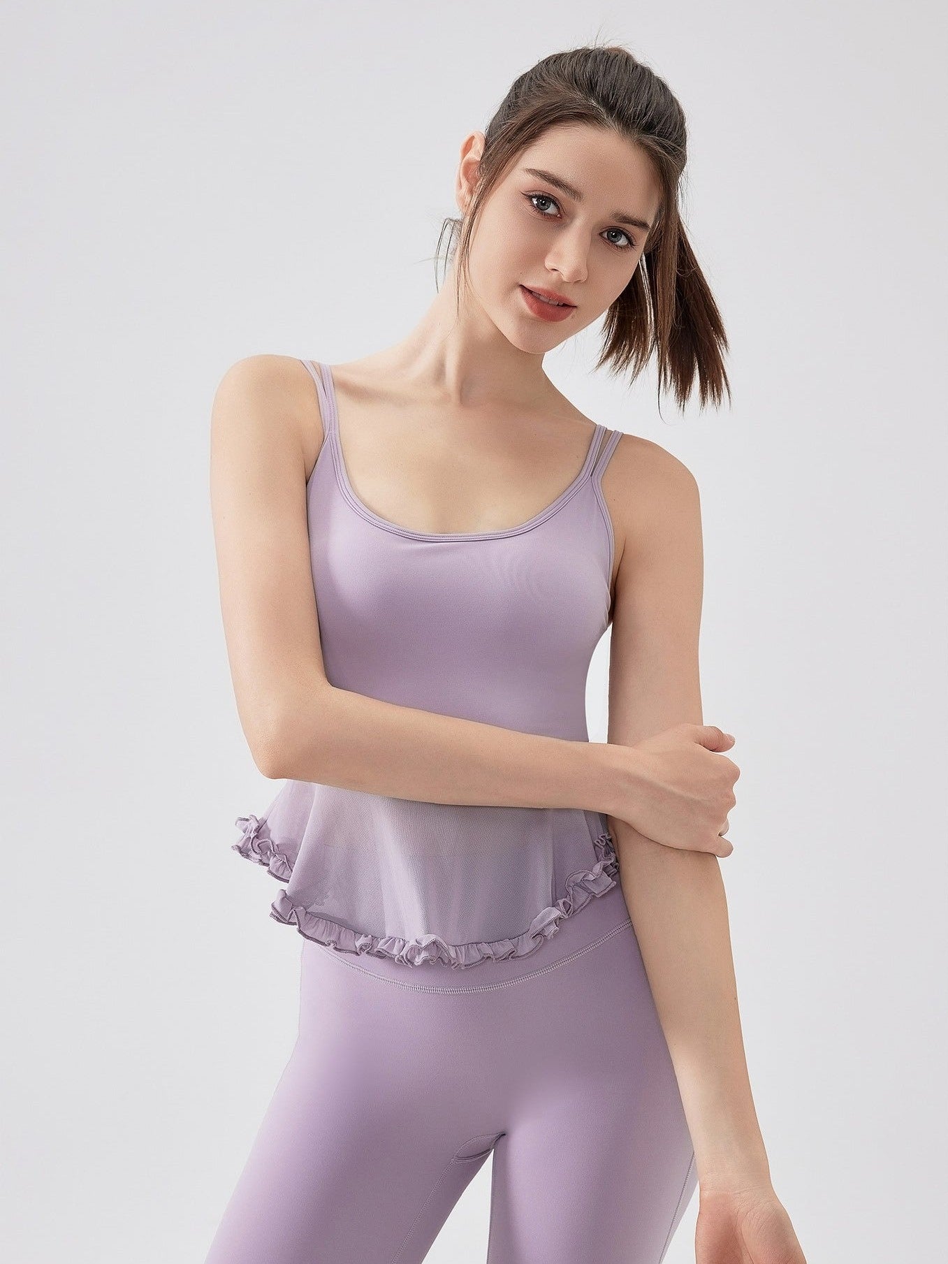 قميص يوغا بدون أكمام بظهر دانتيل